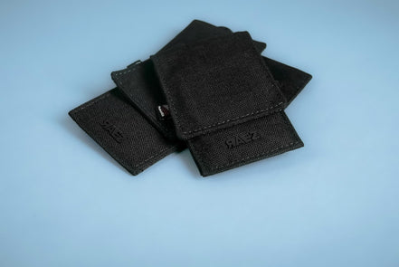 Premium Minimalist Wallet MIC 3.0 1